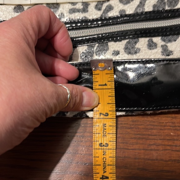 Betseyville Animal Print Sequined Purse - Picture 3 of 12